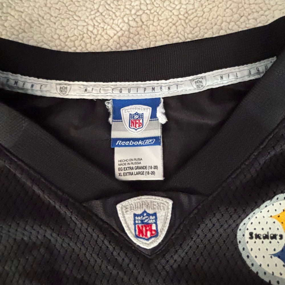 Reebok Black and Yellow Pittsburgh Steeler NFL Jersey youth size XL - Picture 3 of 4